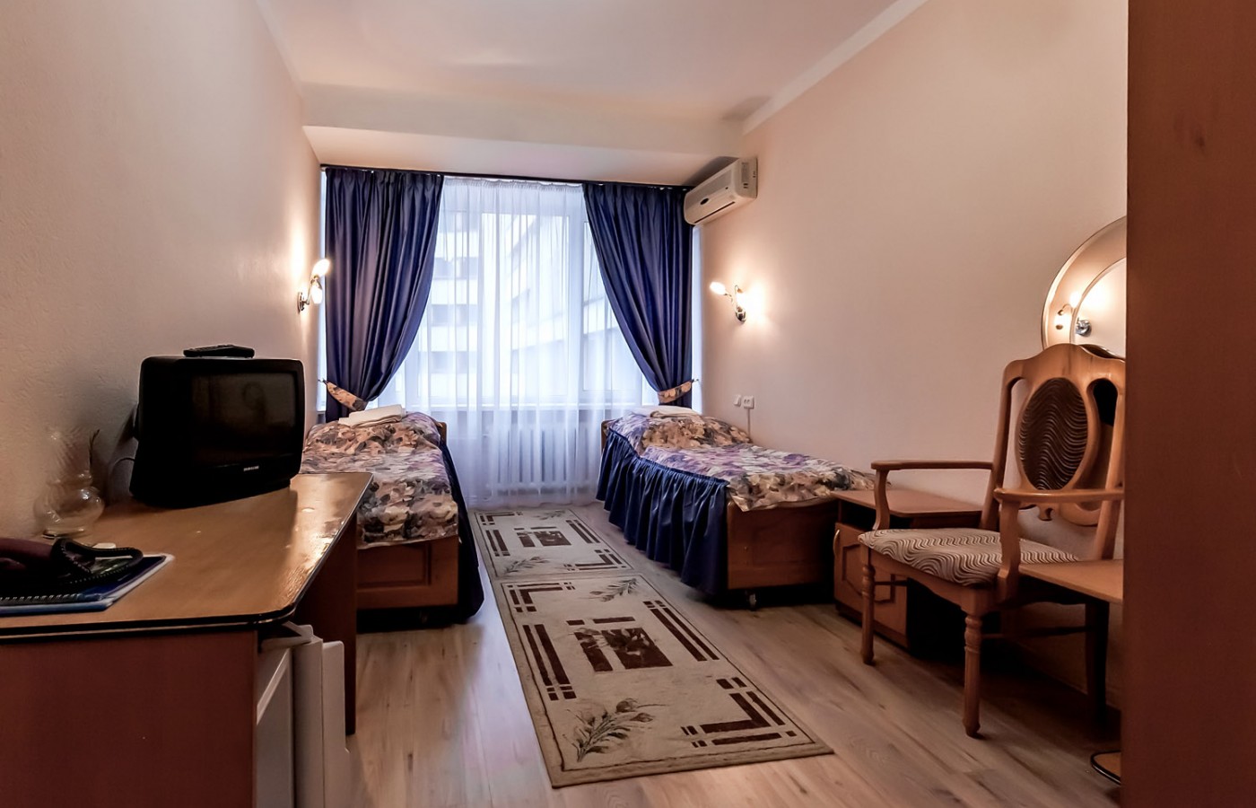 Эконом 2-местный  "твин"  без балкона