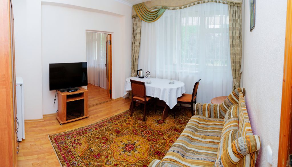 Люкс 2-мест 3-комн корп.горный