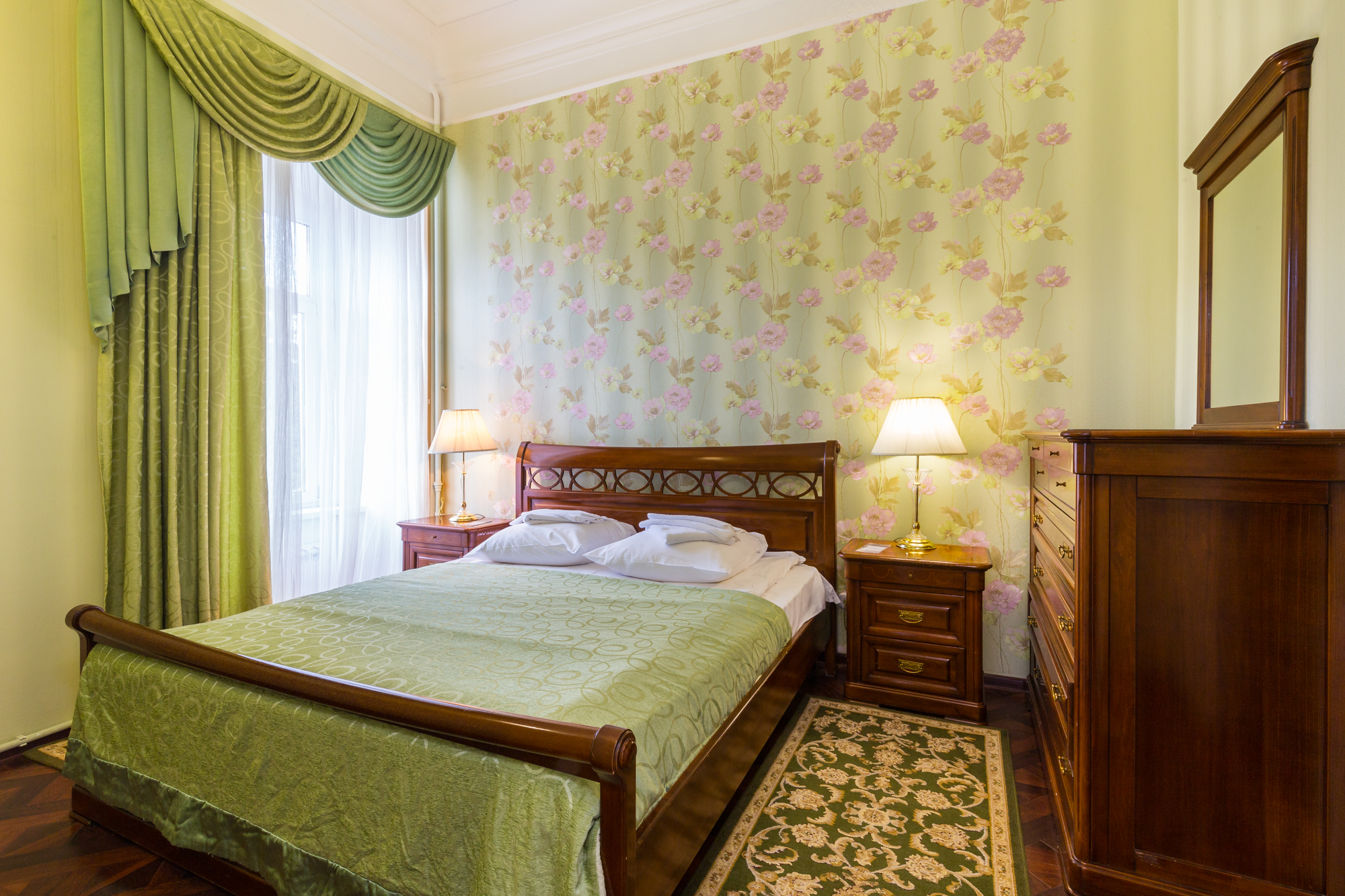 Люкс 2-местный 3-комнатный в корп.1