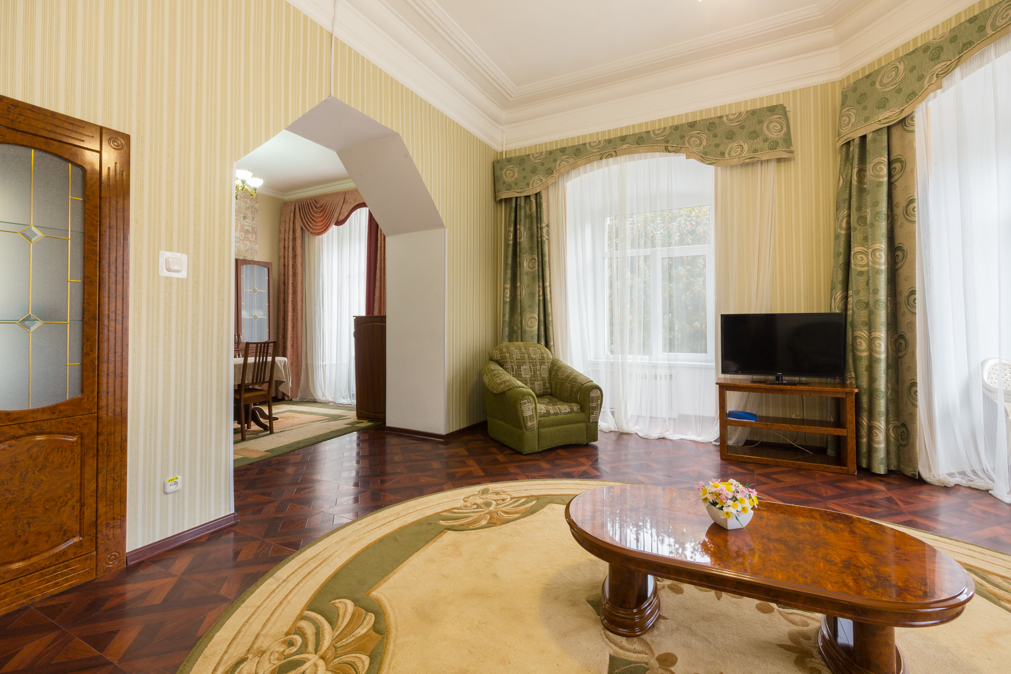 Люкс 2-местный 3-комнатный в корп.1