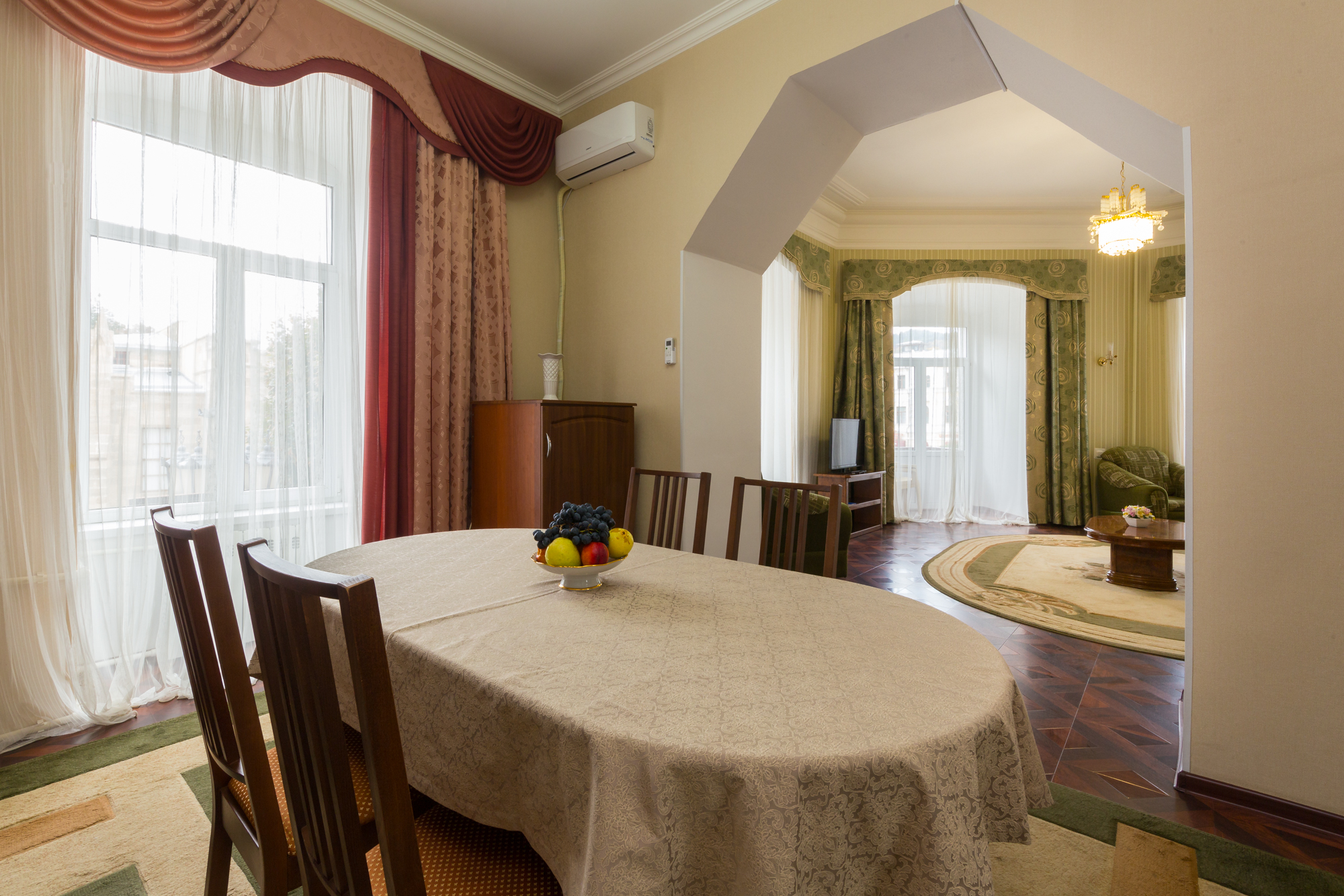 Люкс 2-местный 3-комнатный в корп.1