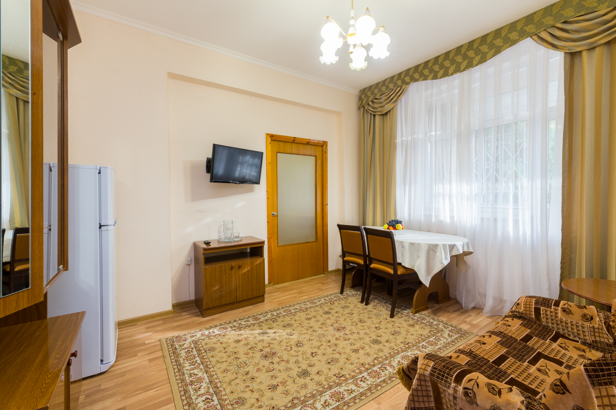 Люкс 2-местный 2-комнатный корп.горный