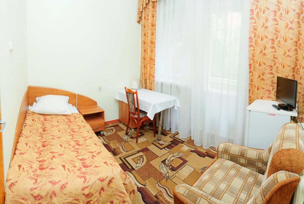 Стандартный 1-местный 2 категории 1-комнатный корп. горный (2к1м1кг)