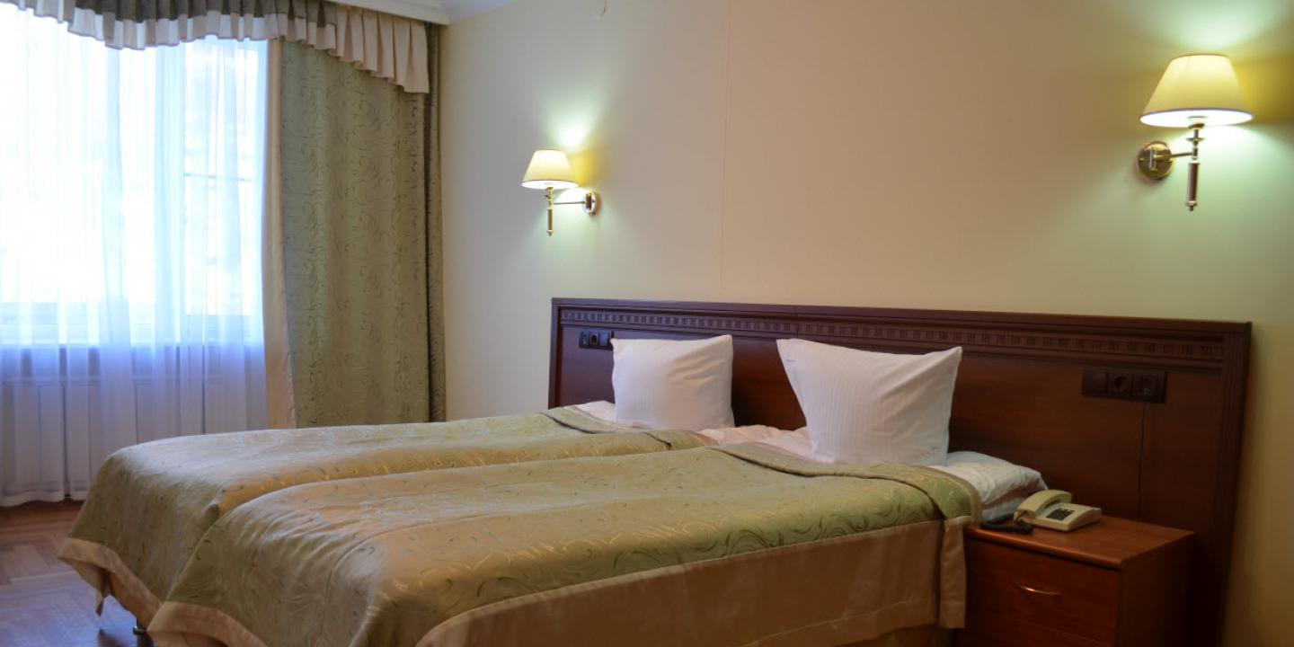 Люкс-корпус люкс 2 местный 2 комнатный 1 категории на 1 эт. в к.5