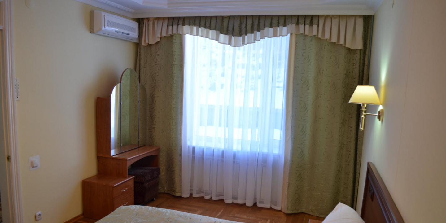 Люкс-корпус люкс 2 местный 2 комнатный 1 категории на 1 эт. в к.5