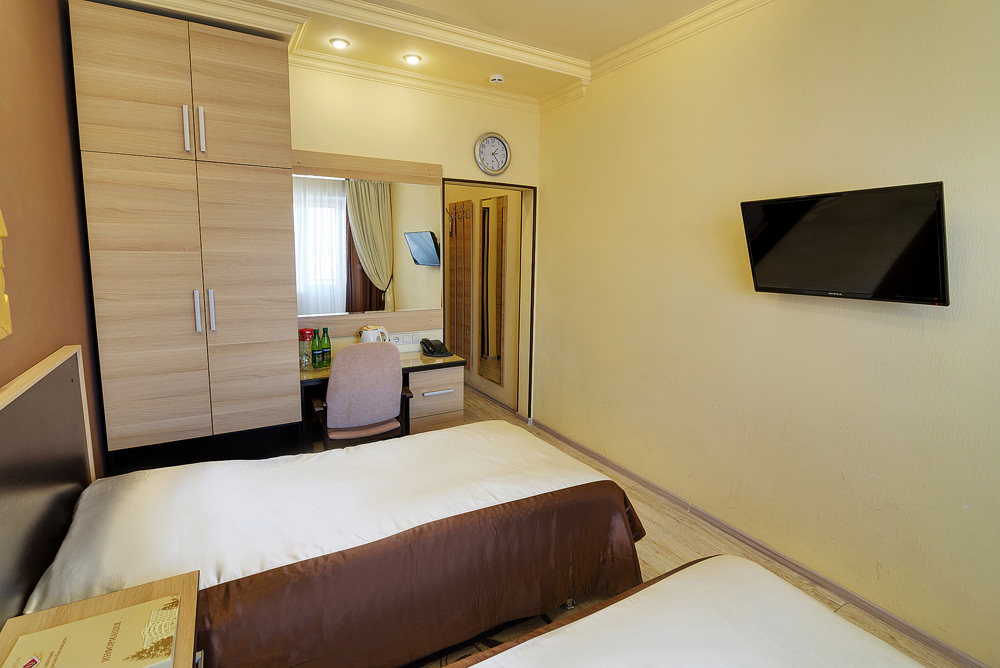 1 категория 1 место в 2-местном  номере с подселением