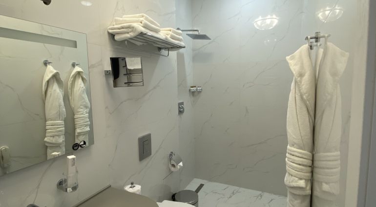 Апартаменты  2-местные трехкомнатные 506/407