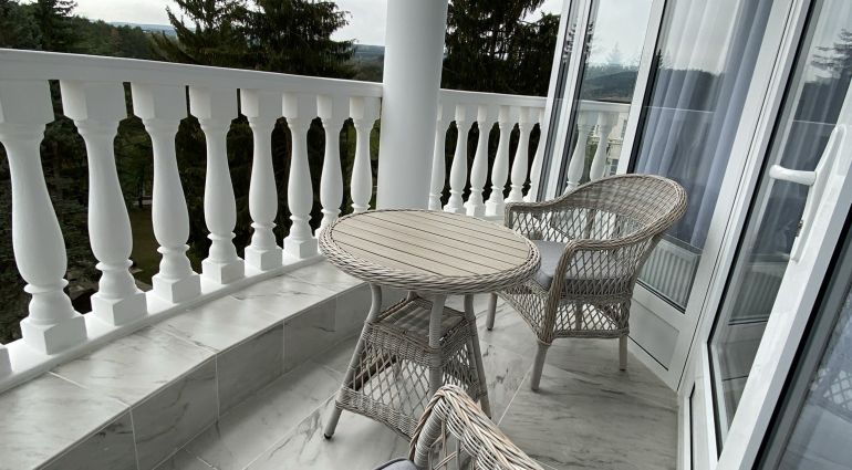 Апартаменты  2-местные трехкомнатные 506/407