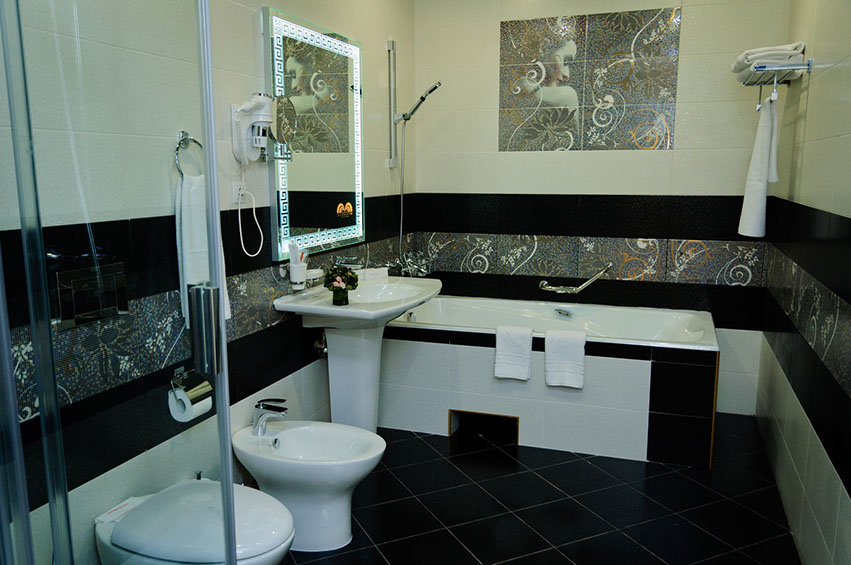 Люкс золотой 3-комнатный 4-местный с кухней, 118 м2