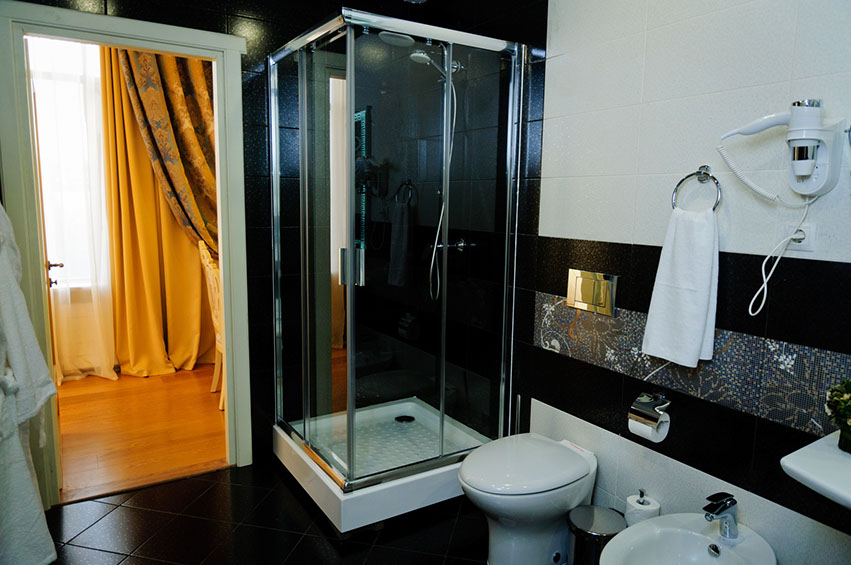 Люкс золотой 3-комнатный 4-местный с кухней, 118 м2